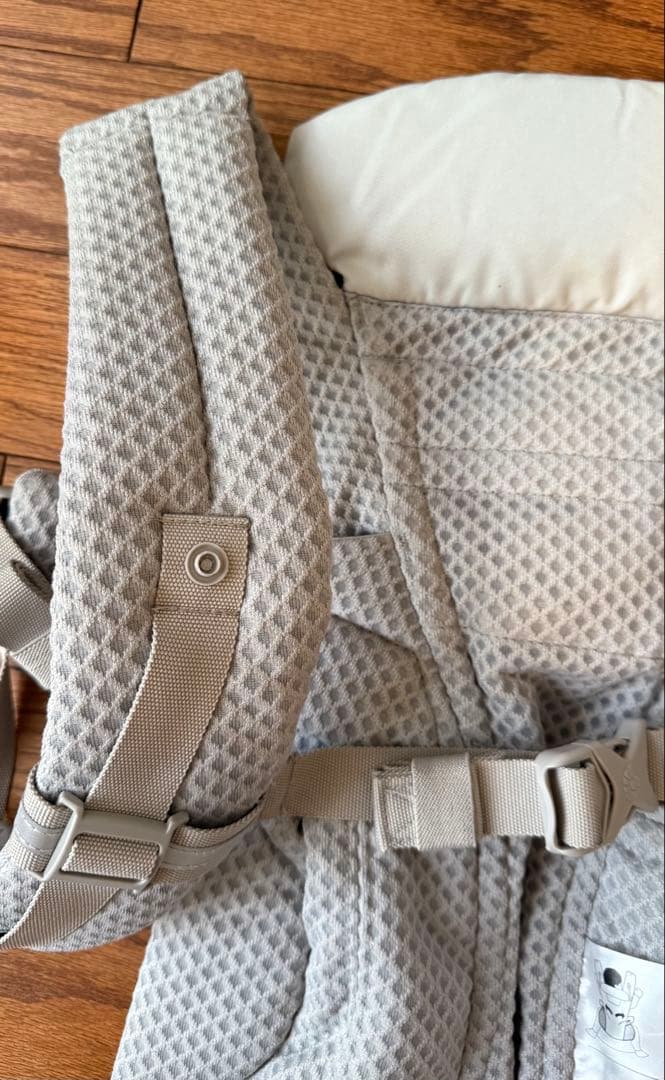 箱付き美品 エルゴベビー 抱っこ紐（オムニブリーズ）