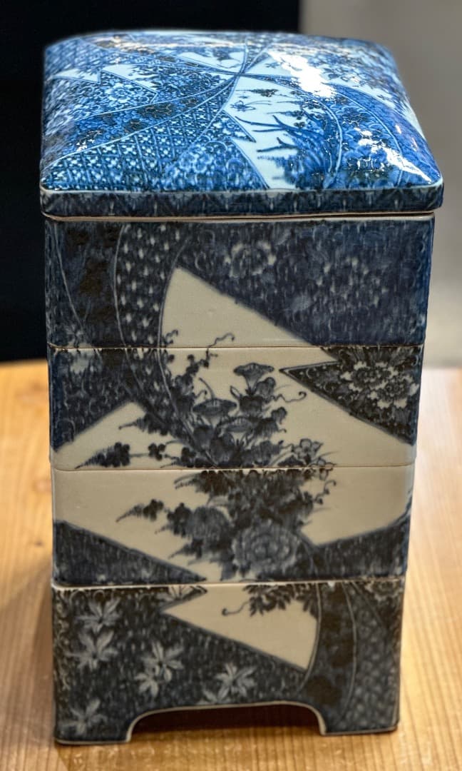 再値下げ　骨董品　染付　四段重　磁器　高さ45cm　お重　重箱