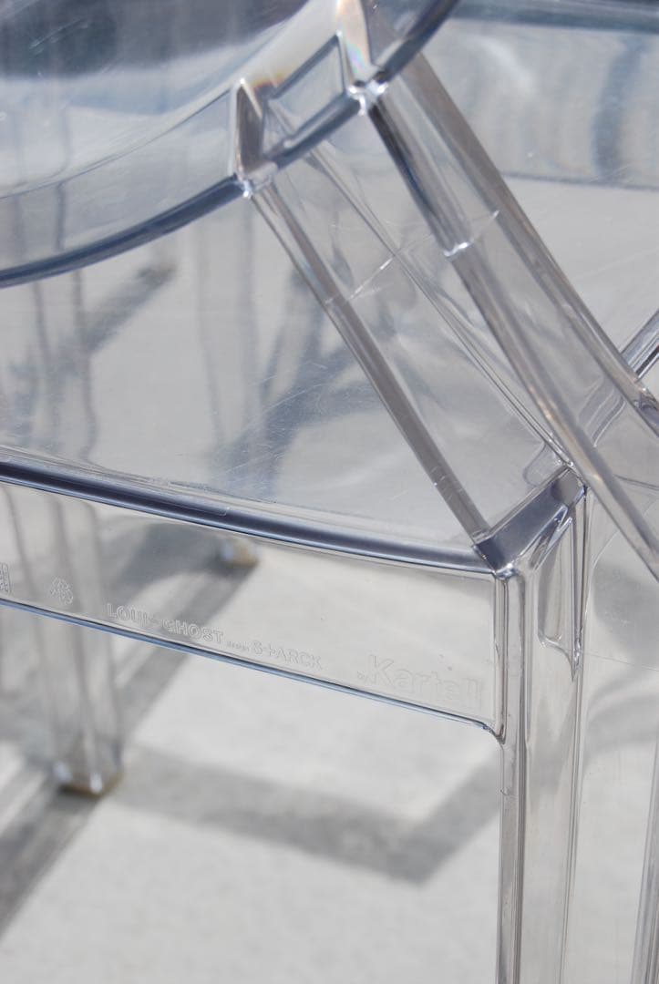 Kartell Louis Ghost 透明アクリルダイニングチェア