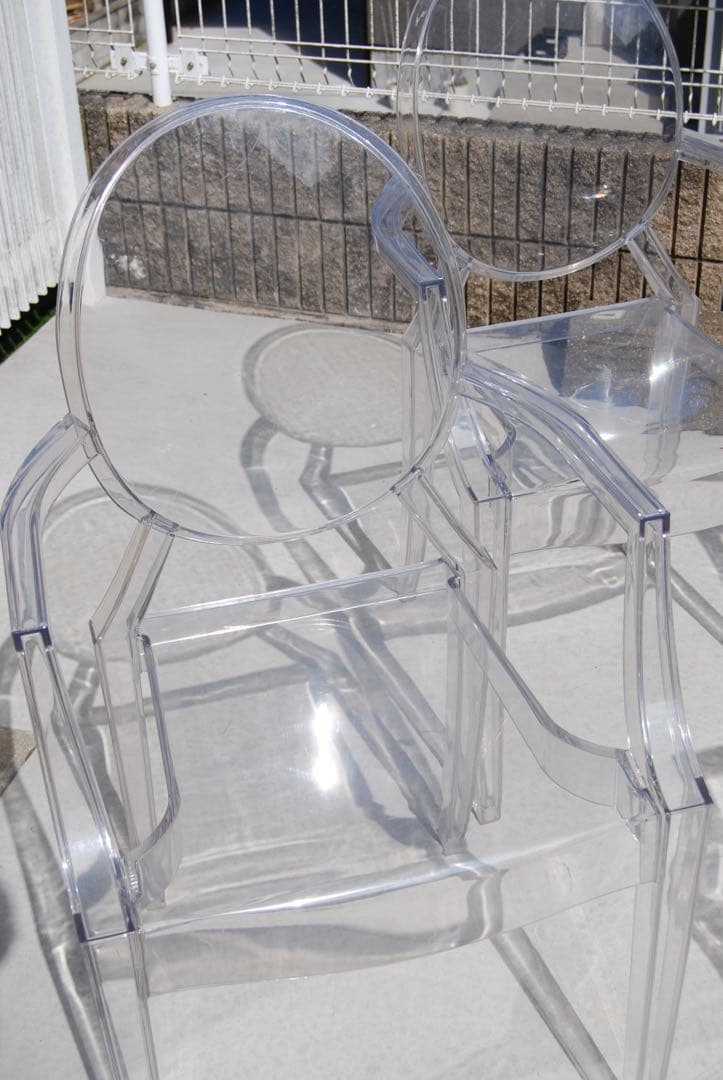 Kartell Louis Ghost 透明アクリルダイニングチェア