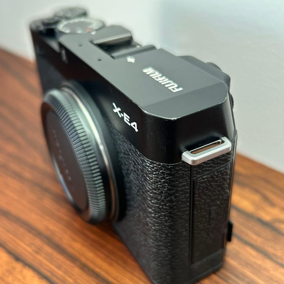 FUJIFILM フジフィルム X-E4 ブラック