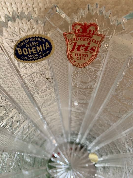 チェコ　ボヘミアンガラス　ハンドカット　花瓶　フラワーベース