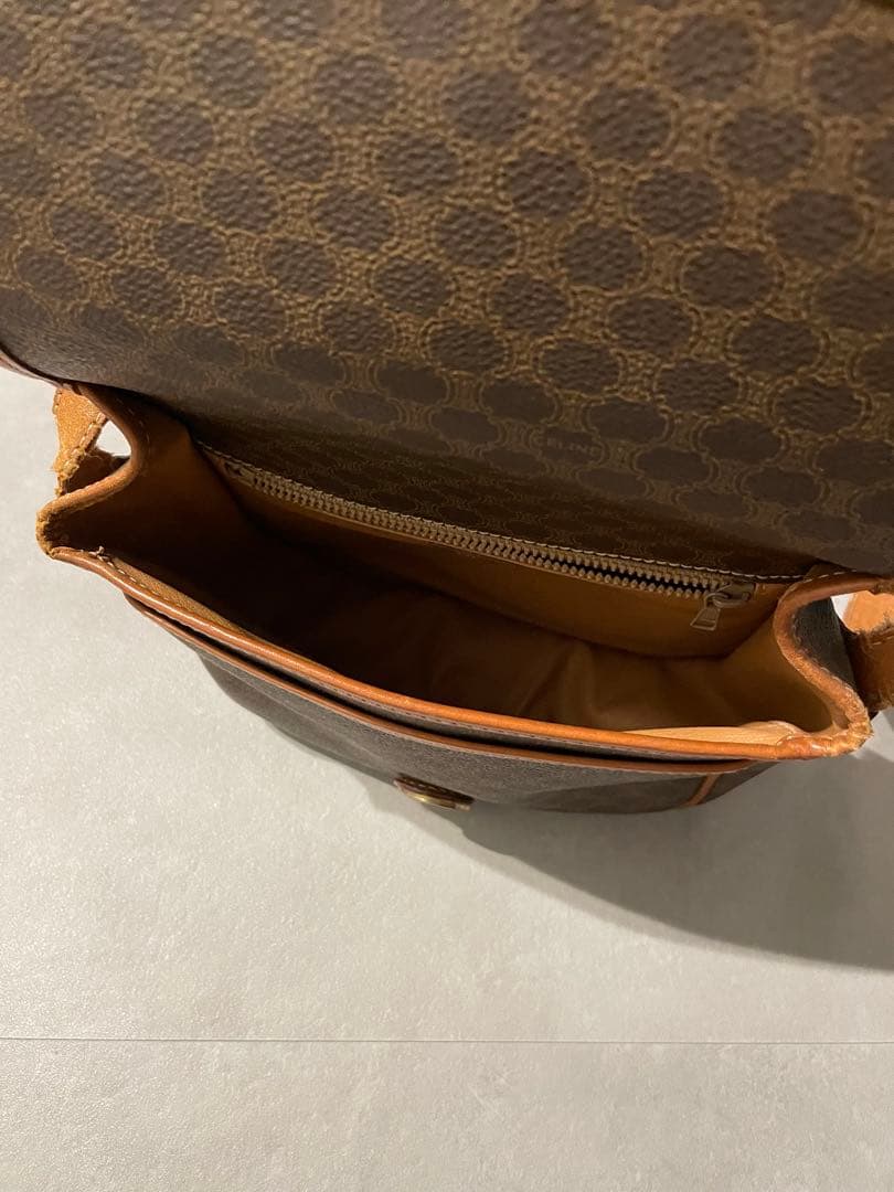 c*9様 CELINE マカダム トリオンフ ブラウンレザー ショルダーバッグ