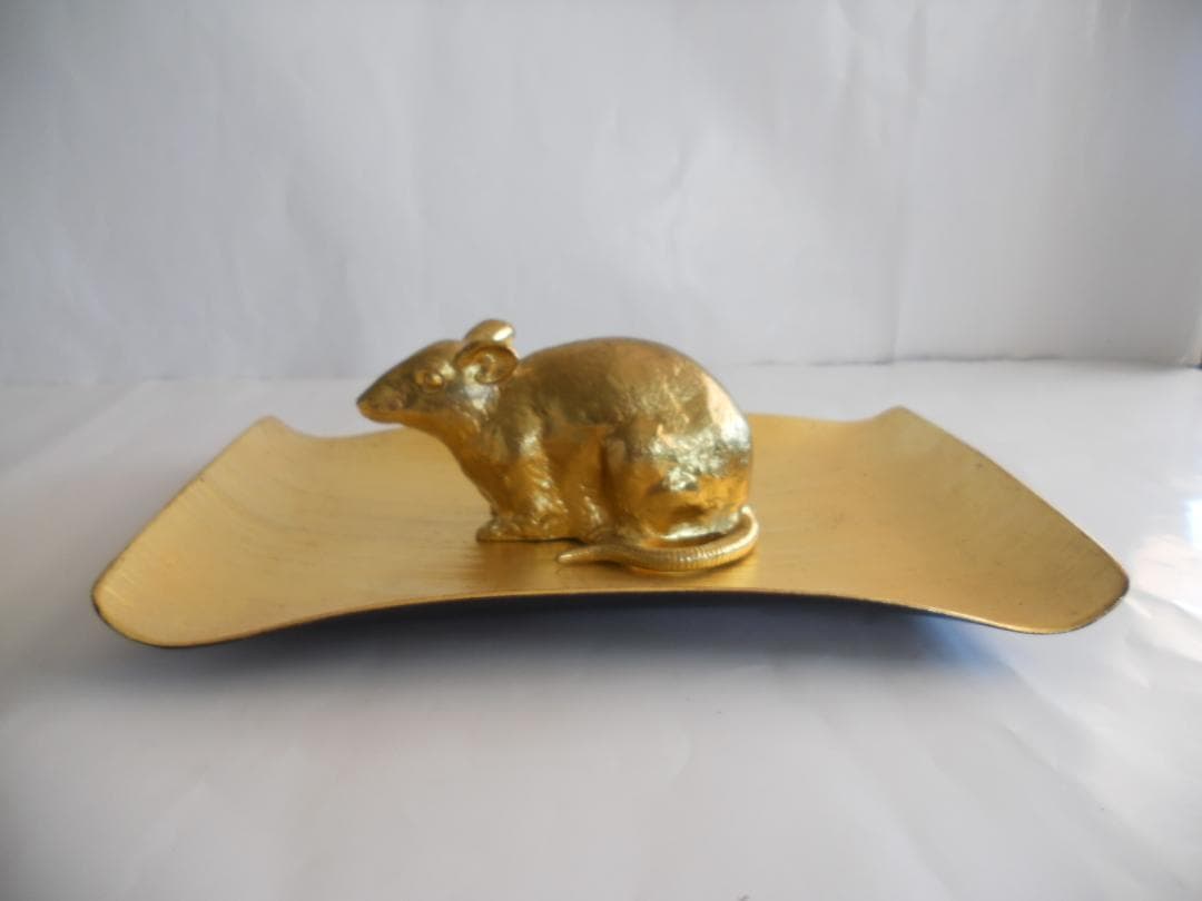 友沢正彦 作　金 の ねずみ です。