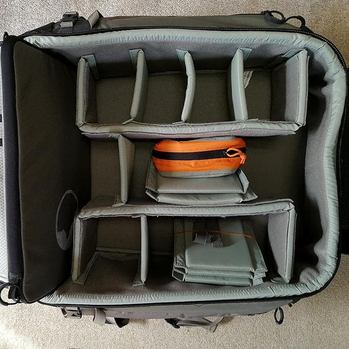 ロープロ大型カメラバック　LowePro Trekker 600 AW