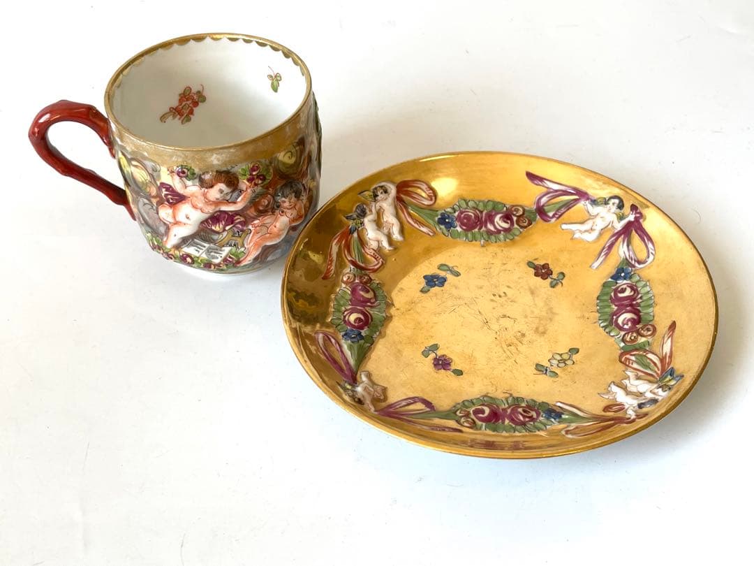 骨董　アンティーク　イタリア　カポディモンテ　カップアンドソーサー　金彩　ジノリ