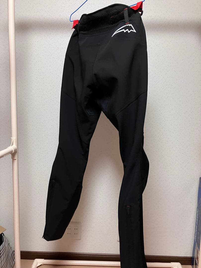 クシタニ　テーパードボトムズ