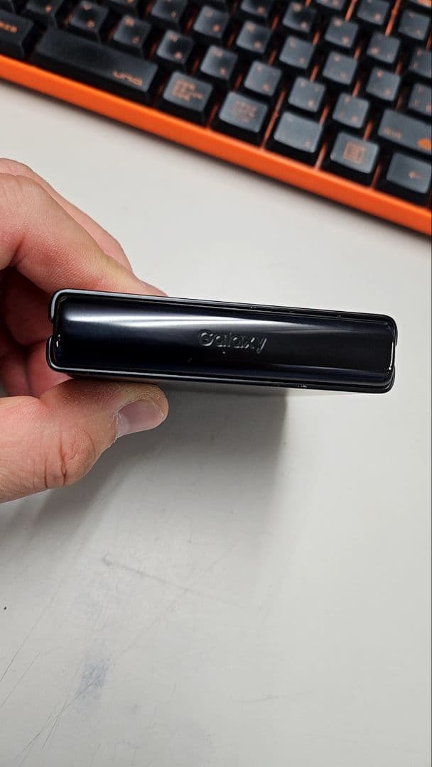 【au版】Galaxy Z Flip 3 5G SCG12 ファントムブラック