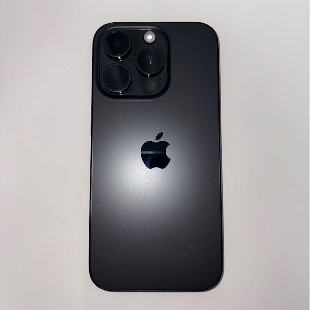 【美品】iPhone15Pro 128GB ブラックチタニウム
