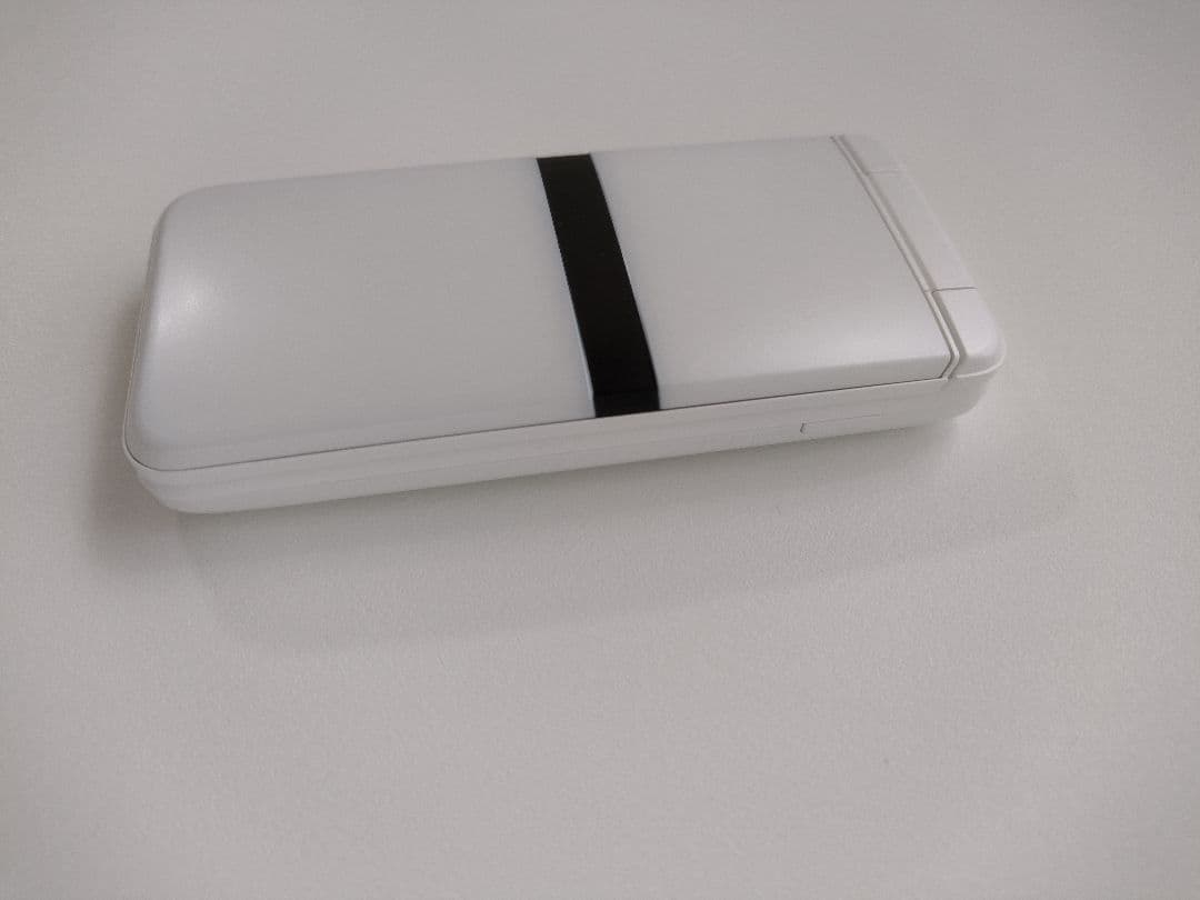 DINGOケータイ KY-42C 本体 白 ドコモ