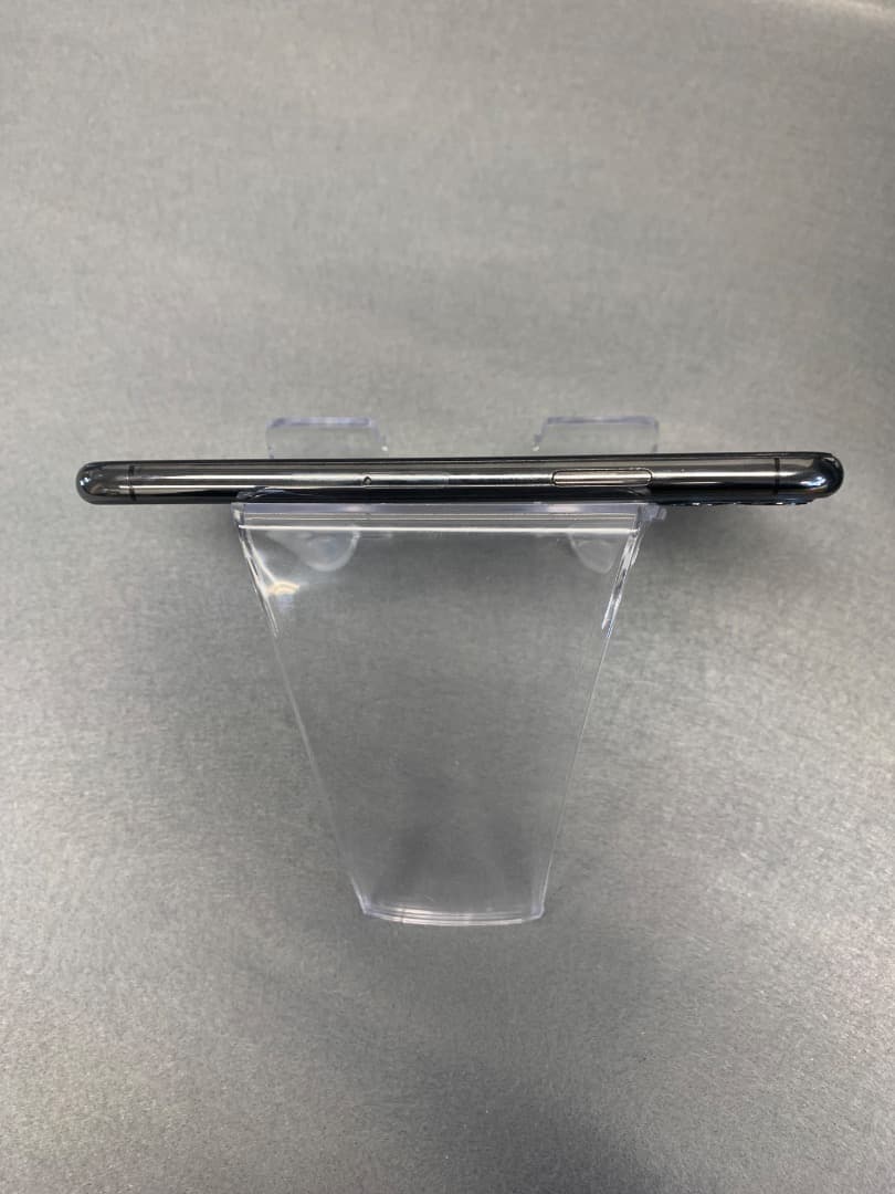 中古　国内版　SIMフリー　iPhone11 Pro 64GB