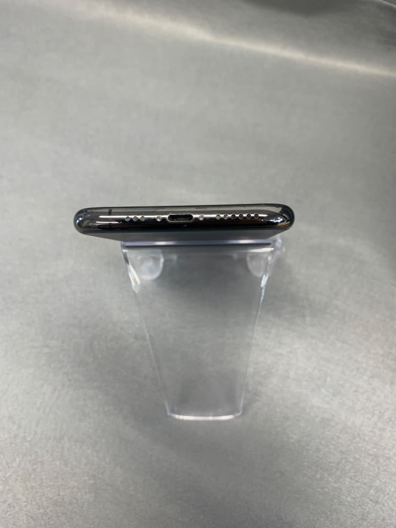 中古　国内版　SIMフリー　iPhone11 Pro 64GB
