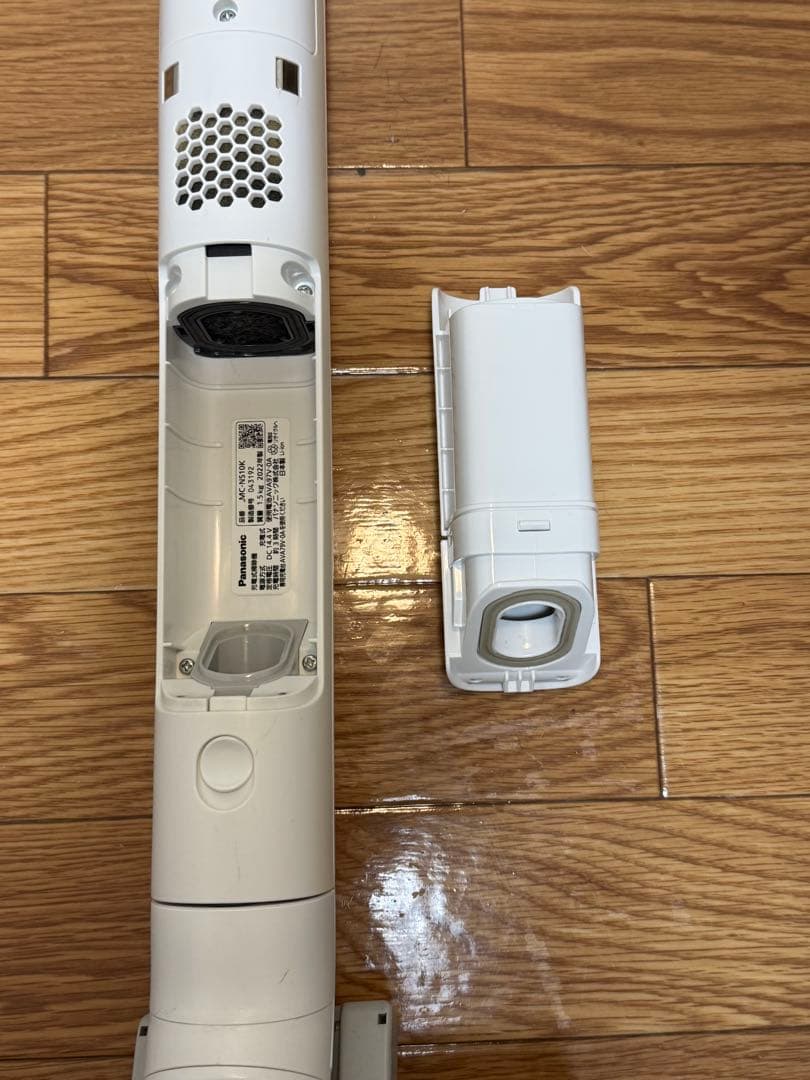 ジ*ン様 掃除機　2025年/3月バッテリ交換済み　パナソニック　MC-NS10