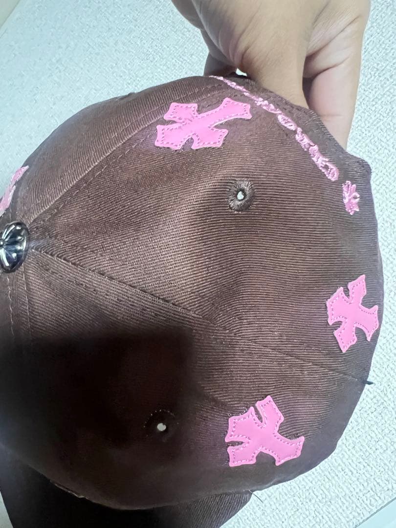 ブラウン ピンク刺繍 スナップバックキャップ