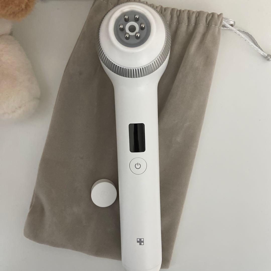 メディキューブ　ウルトラチューン美顔器