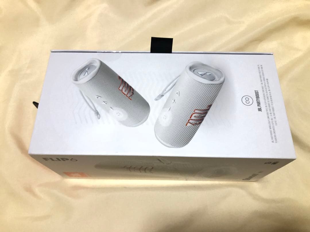 新品未開封　JBLFLIP6 ポータブル Bluetooth スピーカー 白