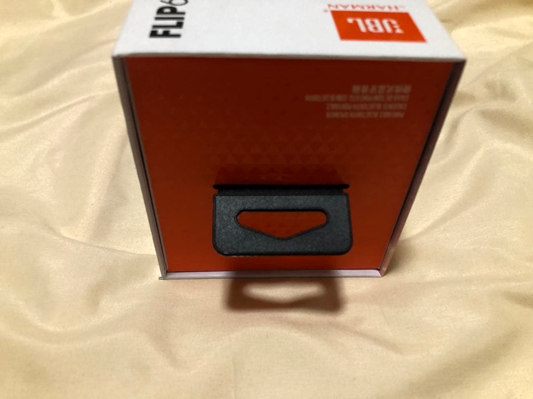 新品未開封　JBLFLIP6 ポータブル Bluetooth スピーカー 白