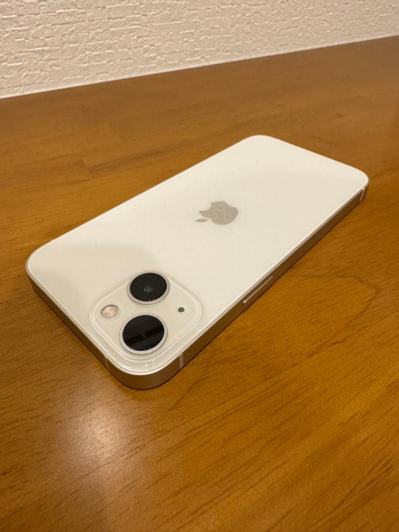 Apple iPhone13 スターライト 128GB 純正シリコンケース付き