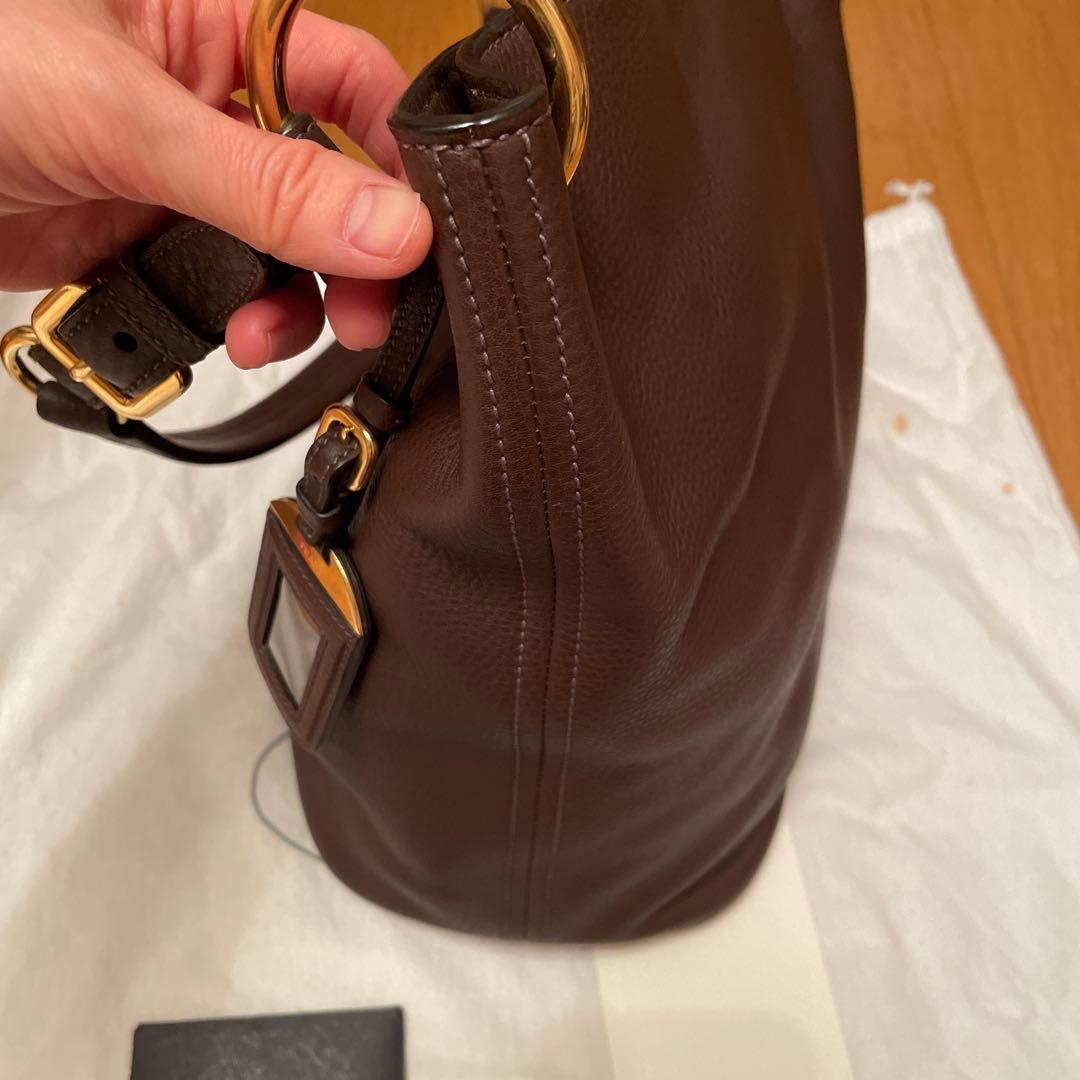 PRADA BR4892 カッフェ レザーハンドバッグ
