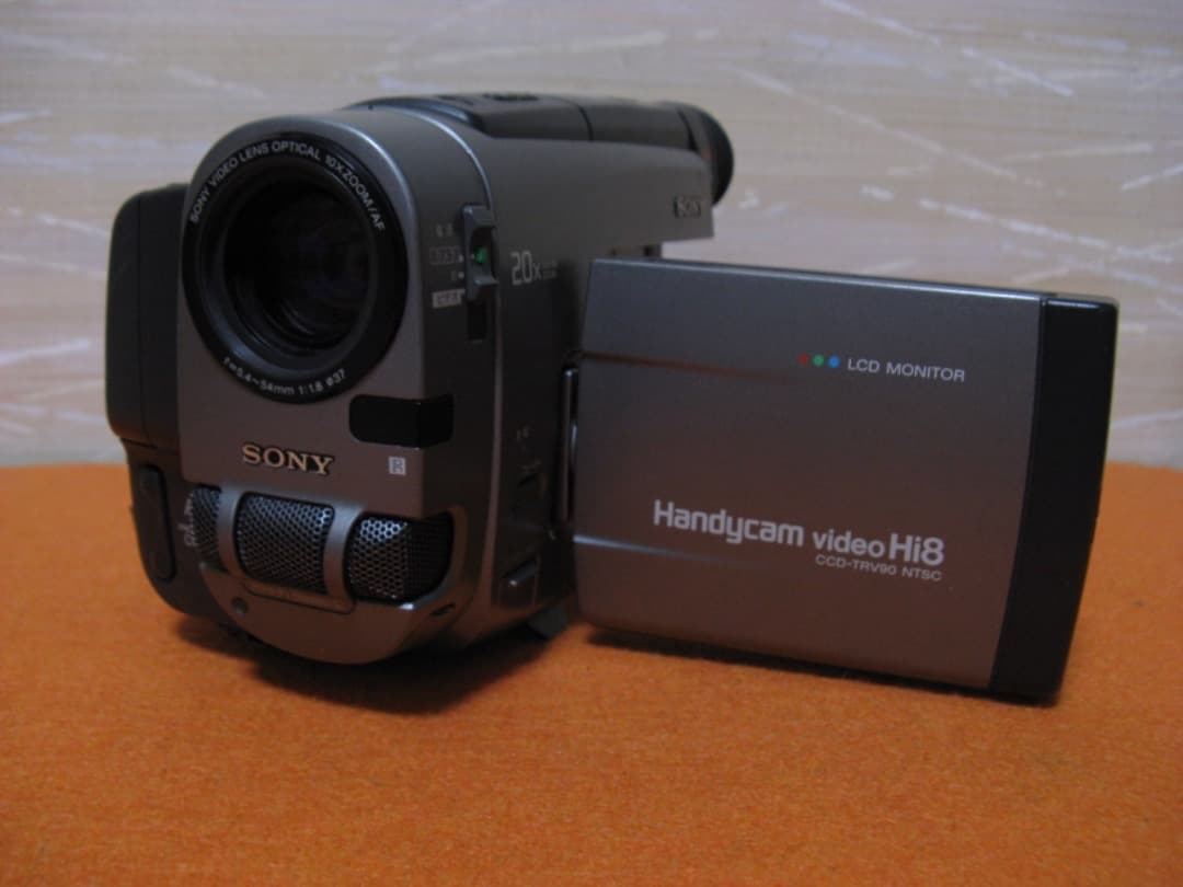 動作OK❗️☆SONYの液晶Hi8/8ミリビデオカメラ/CCD-TRV90