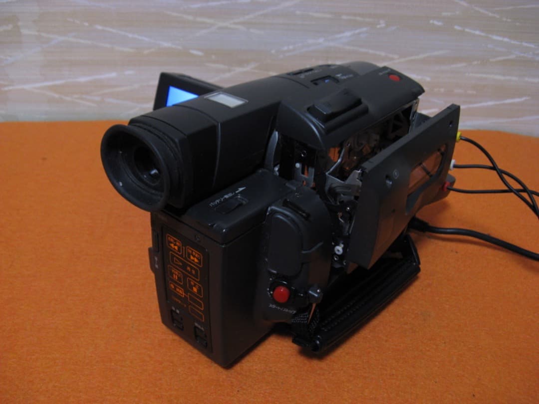 動作OK❗️☆SONYの液晶Hi8/8ミリビデオカメラ/CCD-TRV90