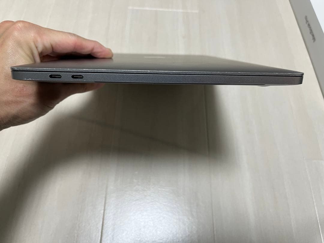 MacBook本体 Macbook Pro 13 2018 1TB 16GB