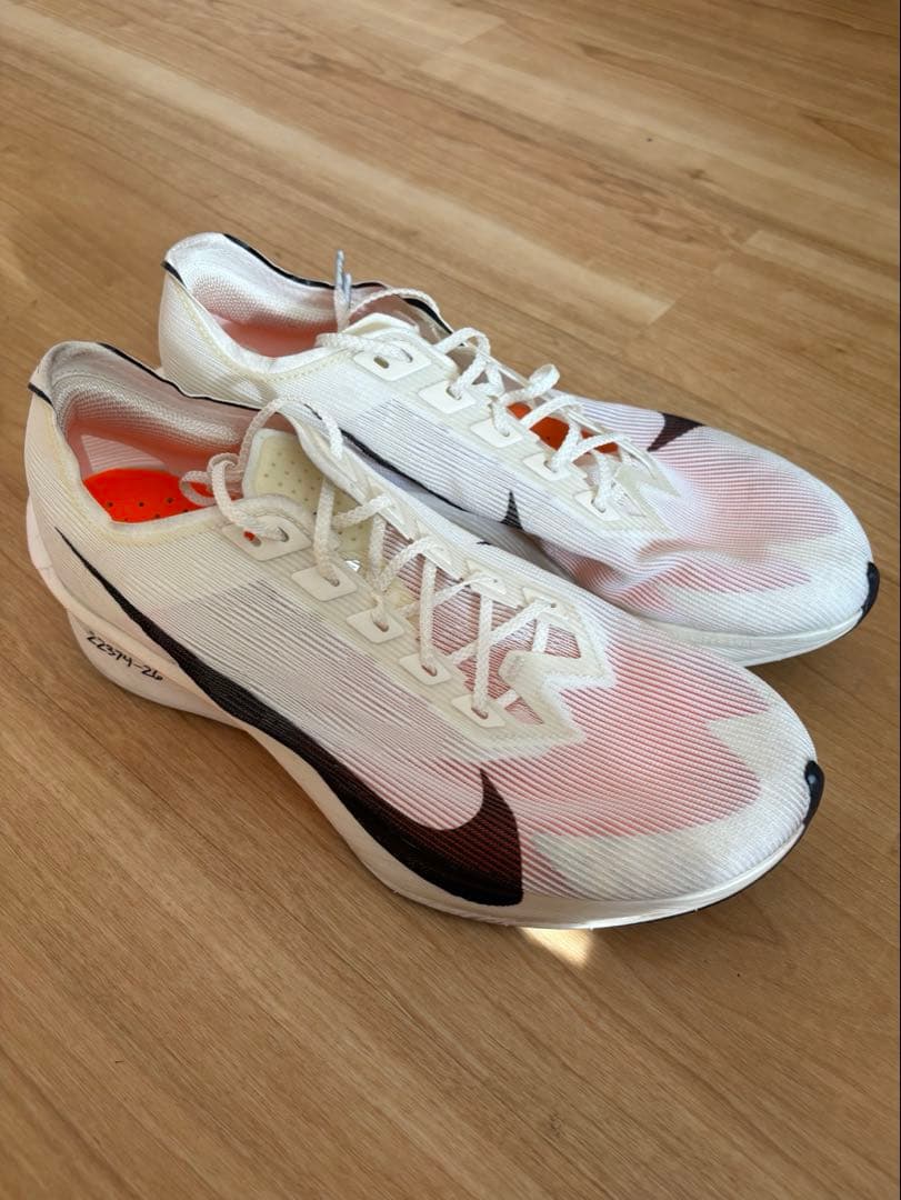 スパイク・シューズ Nike ZoomX Vaporfly 4% Flyknit 27cm