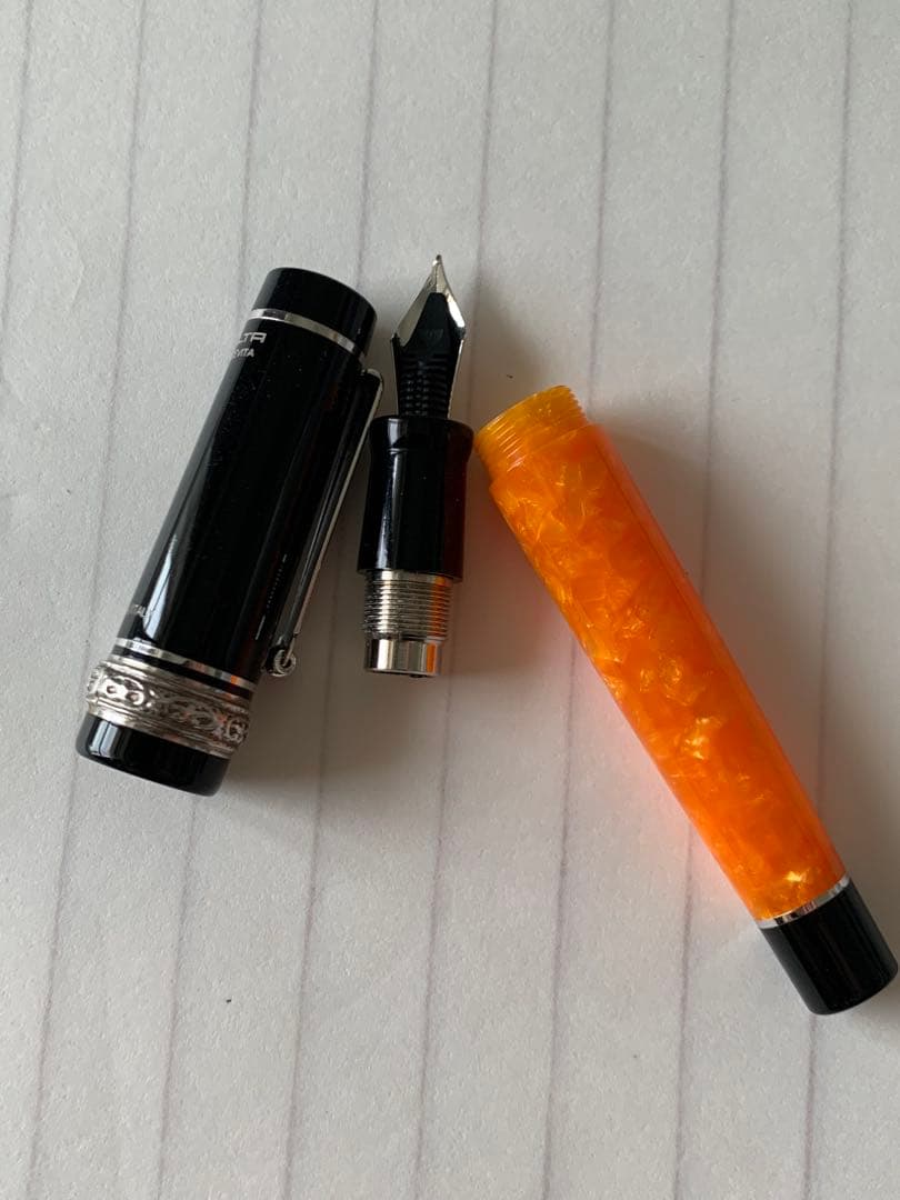 Delta（デルタ） 限定 シルバー 万年筆 18K