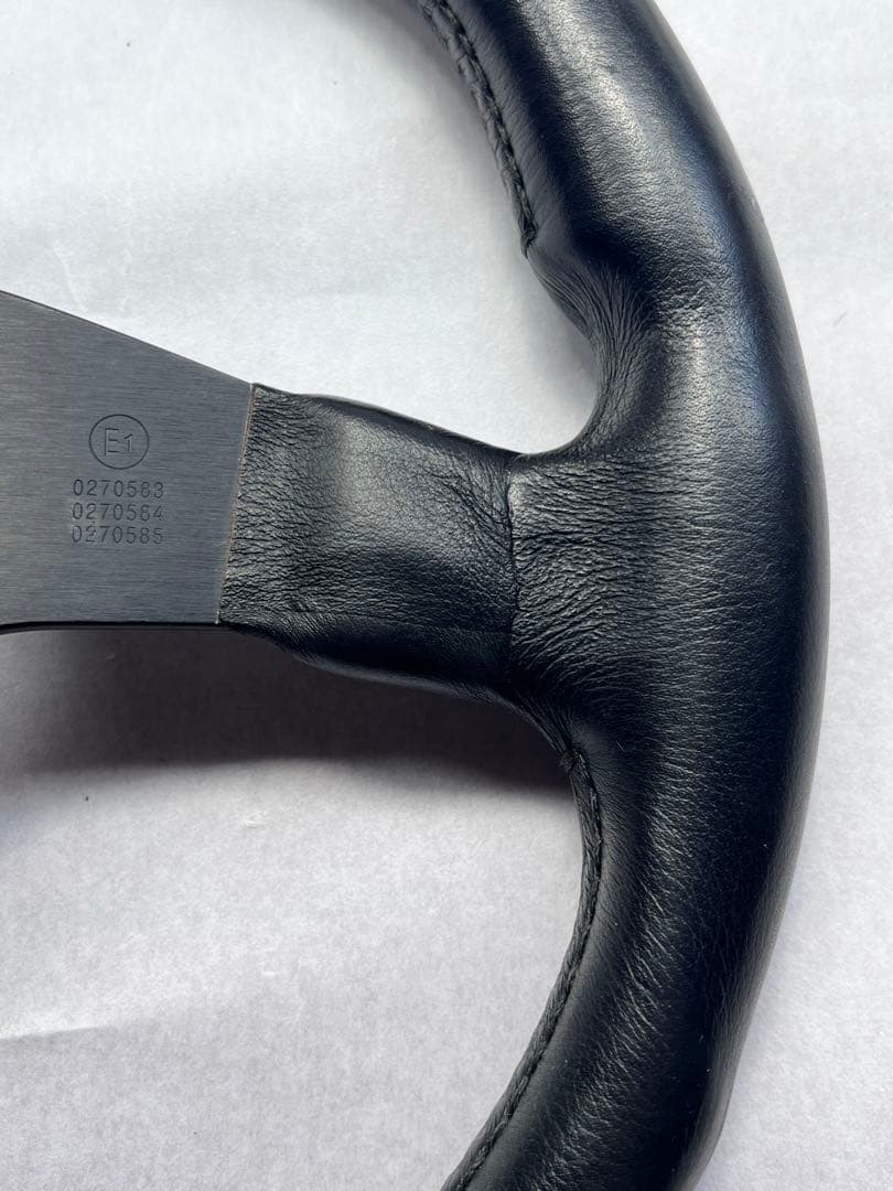 希少　ランチアデルタ EVO2 純正ステアリングMOMOコルサ