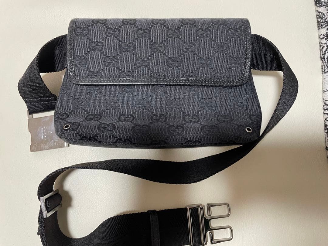 ブラック GUCCI GGパターン ボディバッグ