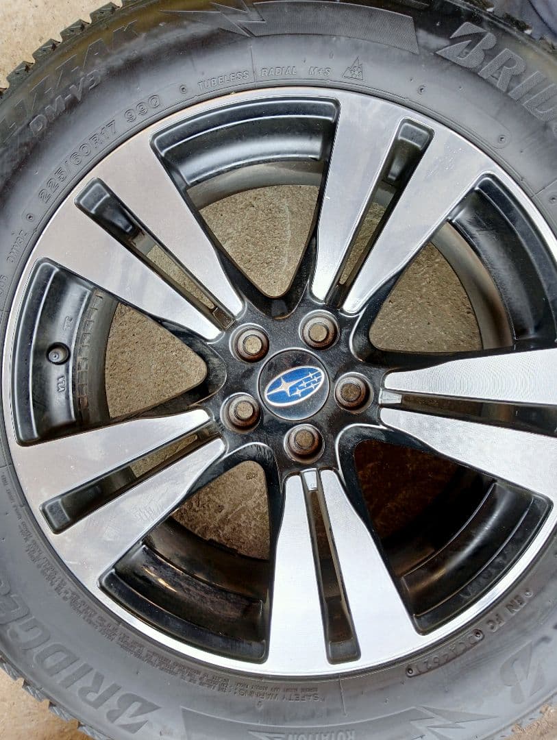 ハローキティ　スバル純正17インチホイール スタッドレス 4本セット