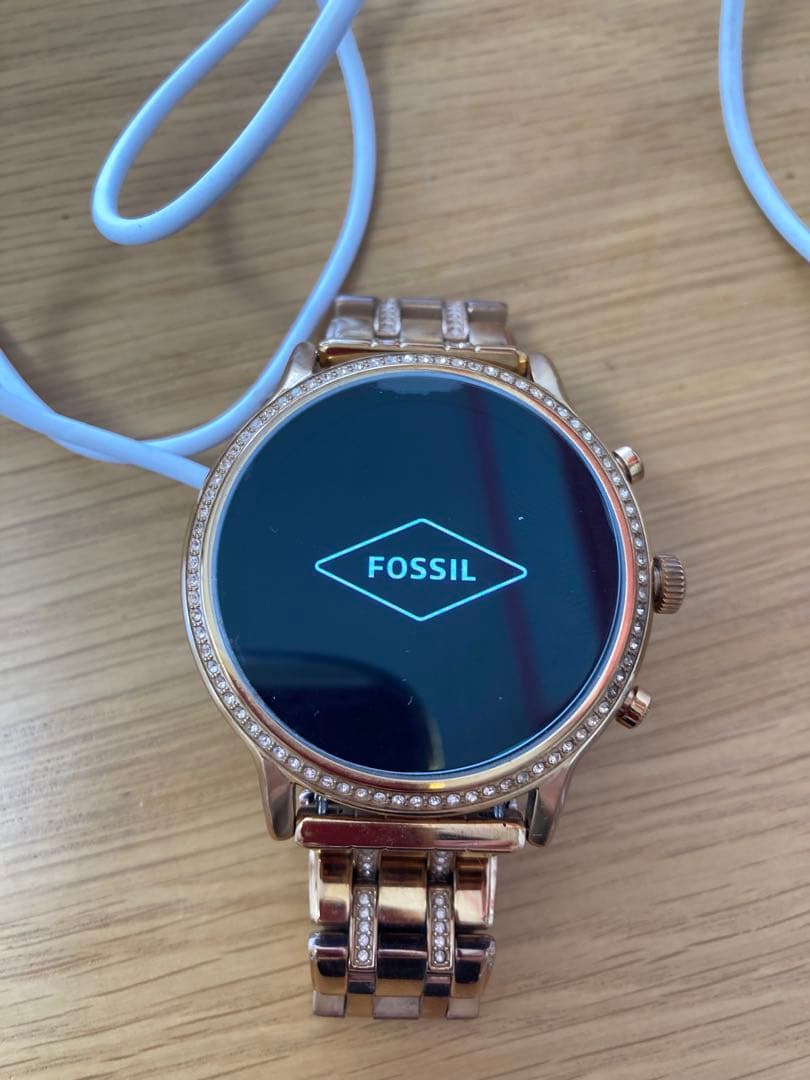 スマートウォッチ　ゴールド　キラキラ　フォッシル