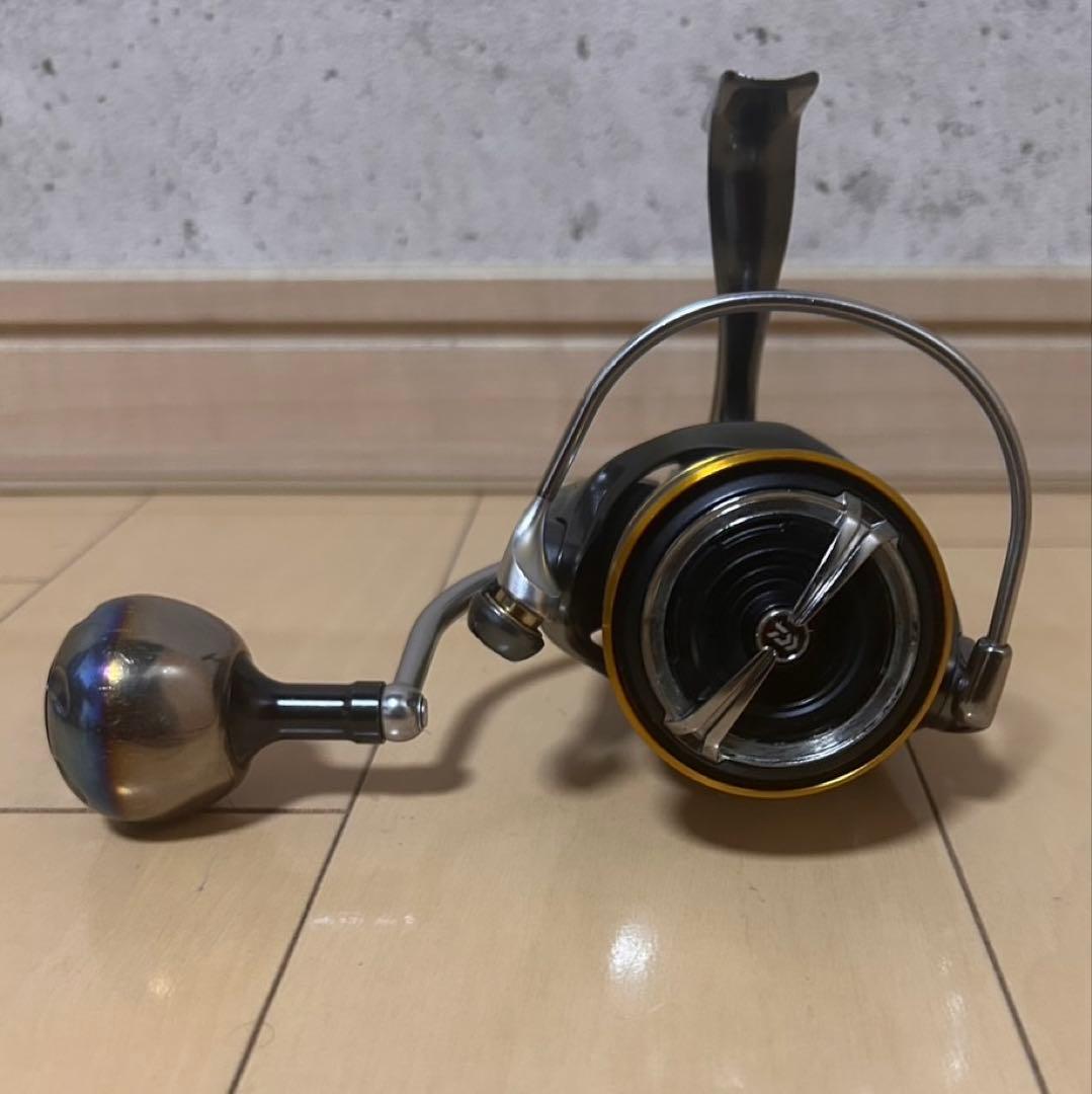 【週末限定価格】DAIWAスピニングリール　18 ブラスト LT4000-CXH