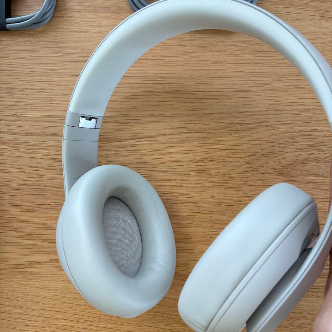 Beats Studio Pro サンドストーン ワイヤレスヘッドホン