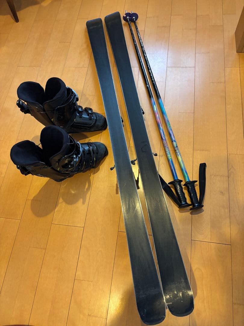 KAZAMA Winterhighのスキー板、ブーツ、ストックの3点セット