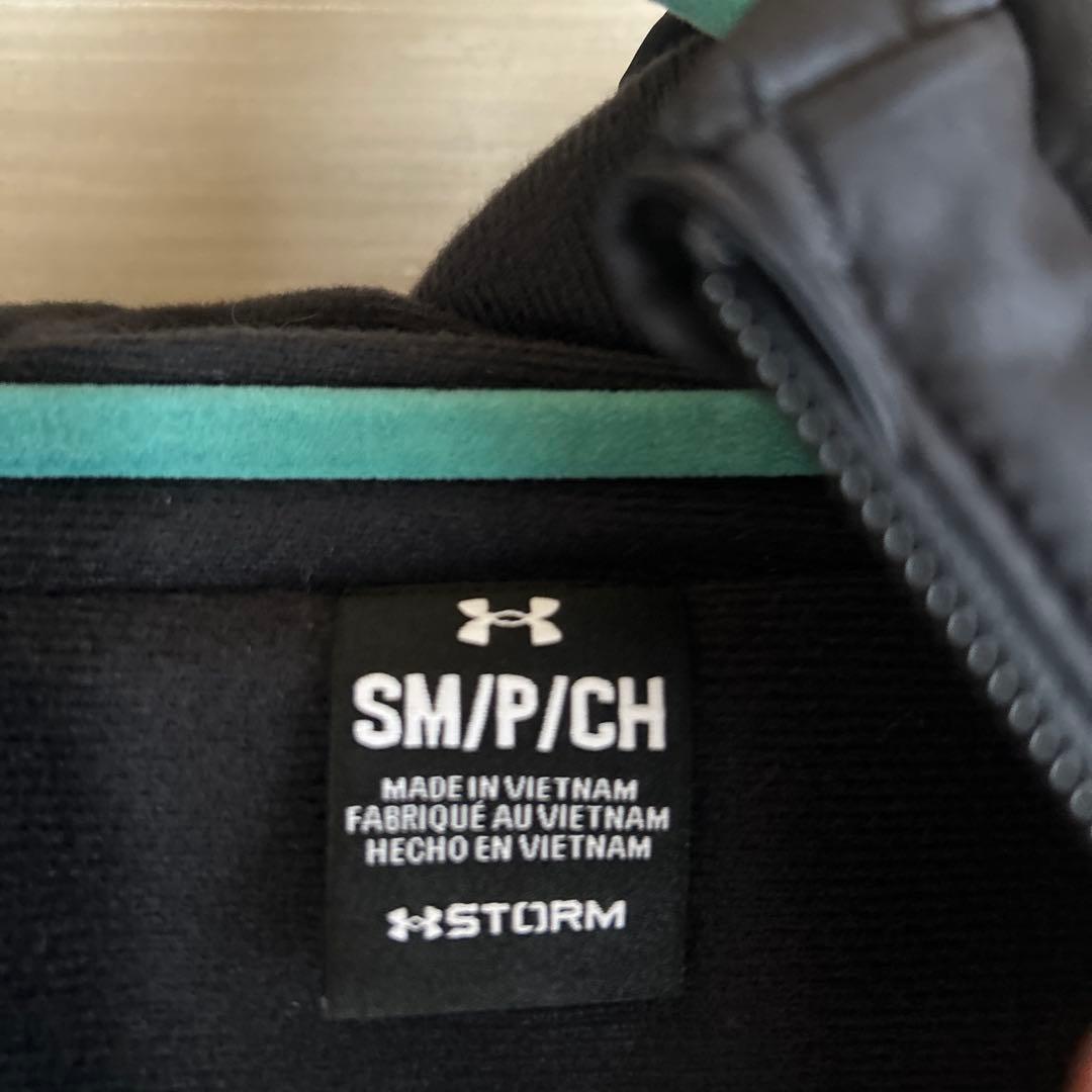 Under Armour ロング丈ベンチコート ブラック