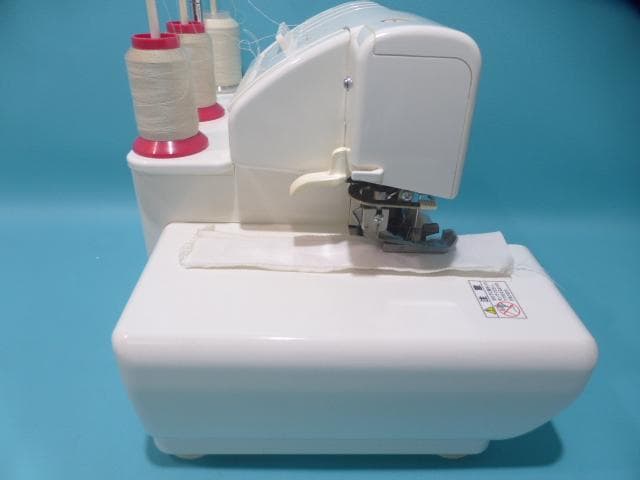 超美品●ＪＵＫＩ ロックミシン 衣縫人 BL-34EXS　 1本針3本糸●K-B