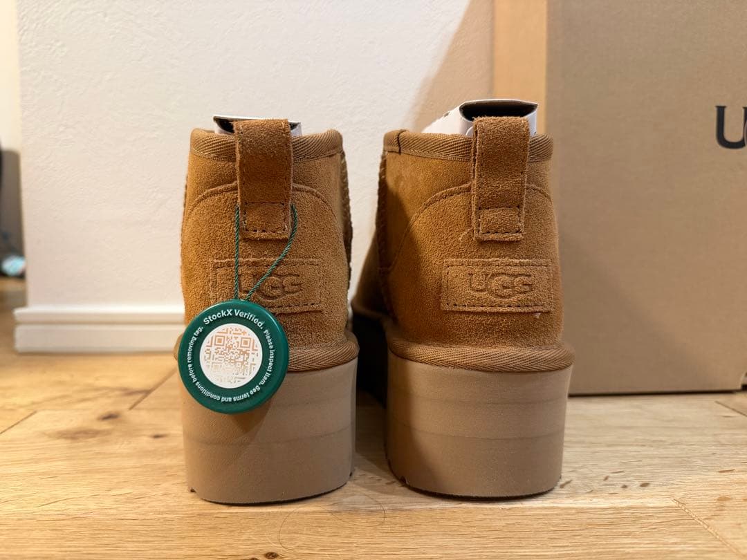 鑑定済　UGG CLASSIC ULTRA MINI PLATFORM 24