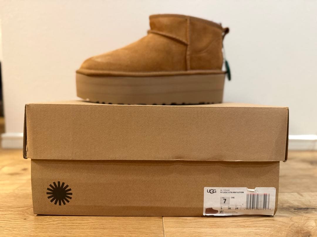 鑑定済　UGG CLASSIC ULTRA MINI PLATFORM 24