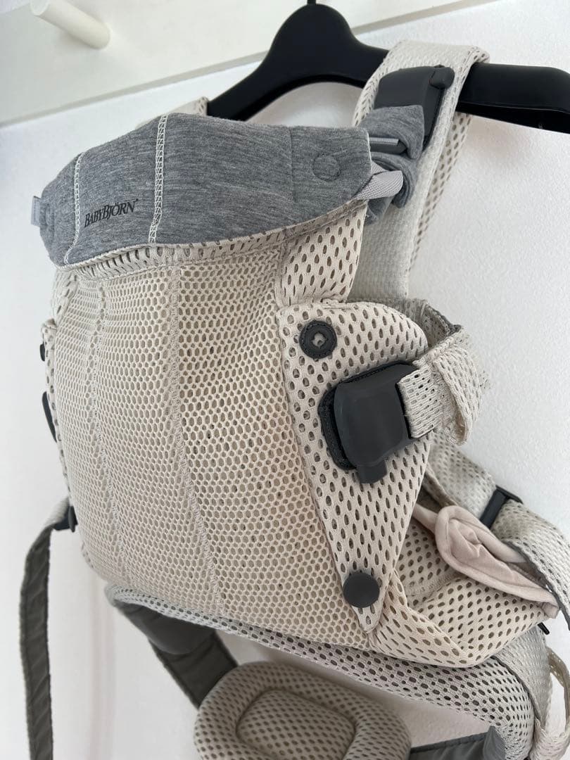 ベビービョルン　抱っこ紐　ハーモニー　クリーム　メッシュ
