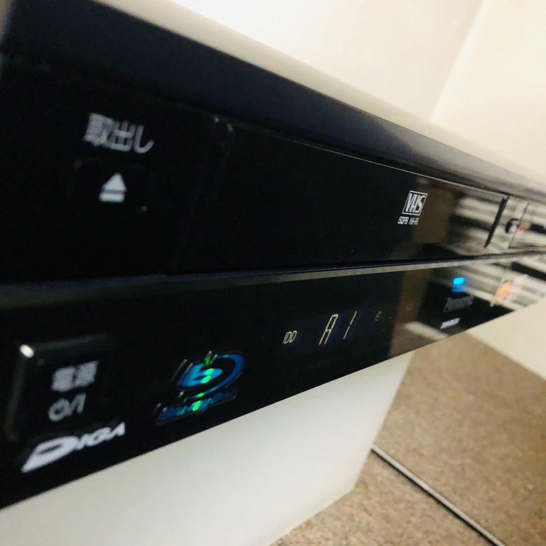 E74 パナソニック HDD搭載！VHS一体型ハイビジョンブルーレイレコーダー