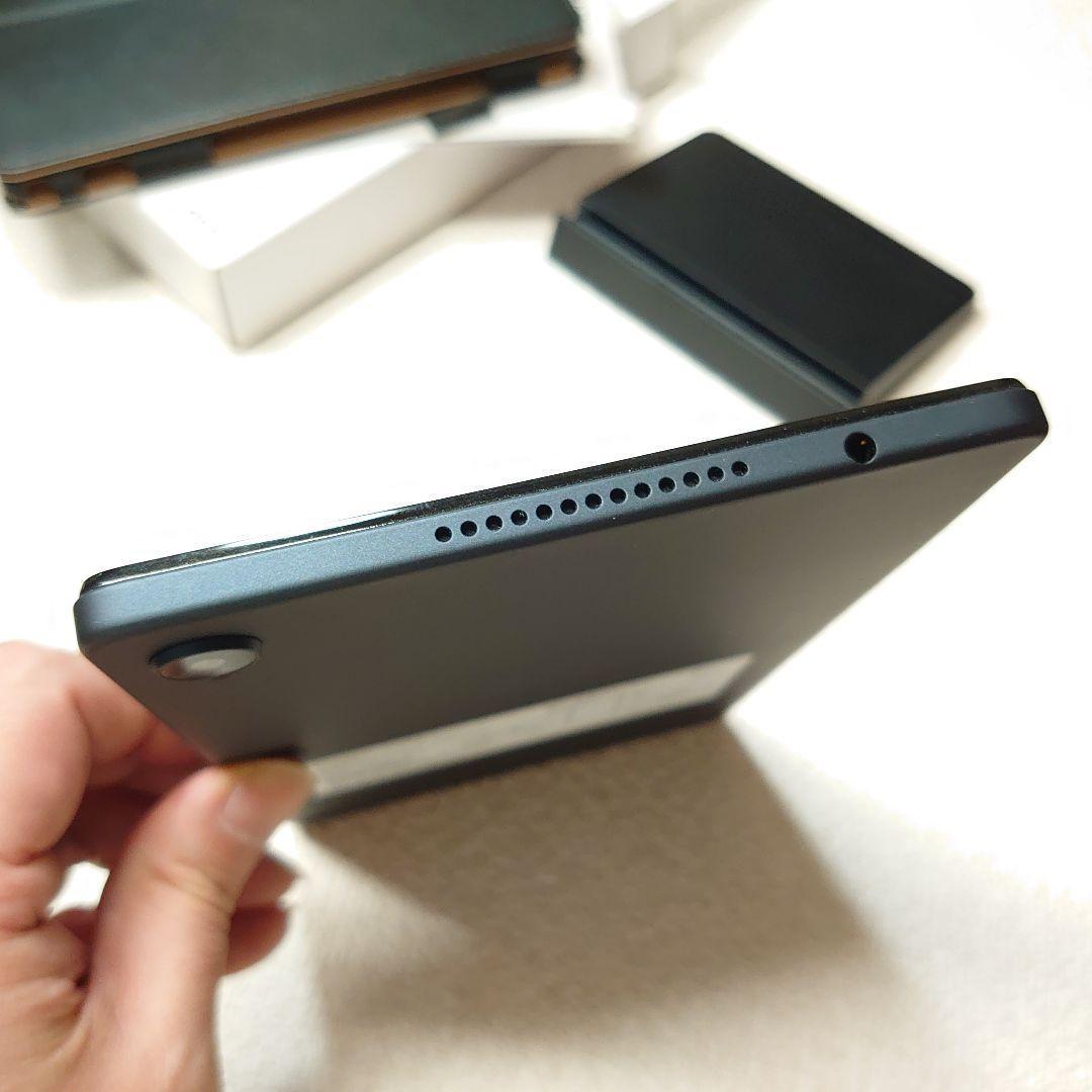 ドコモ dtab d-42a 元箱・充電スタンド・保護フィルム・カバー付き