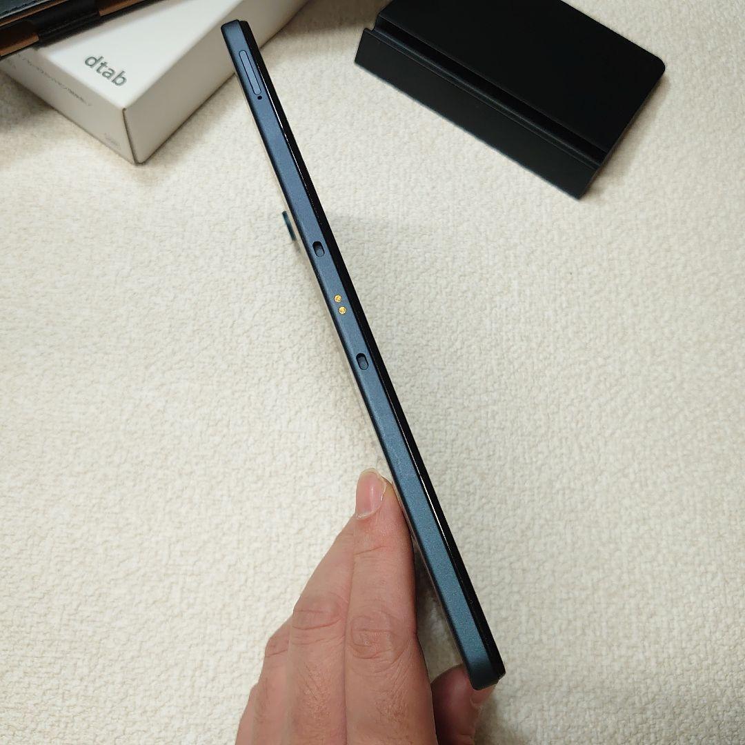 ドコモ dtab d-42a 元箱・充電スタンド・保護フィルム・カバー付き