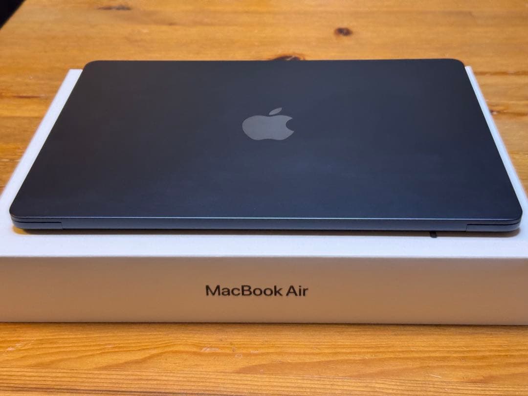 美品　MacBook Air M2 8GB 256GB ミッドナイト