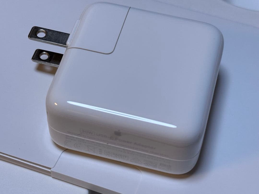 美品　MacBook Air M2 8GB 256GB ミッドナイト