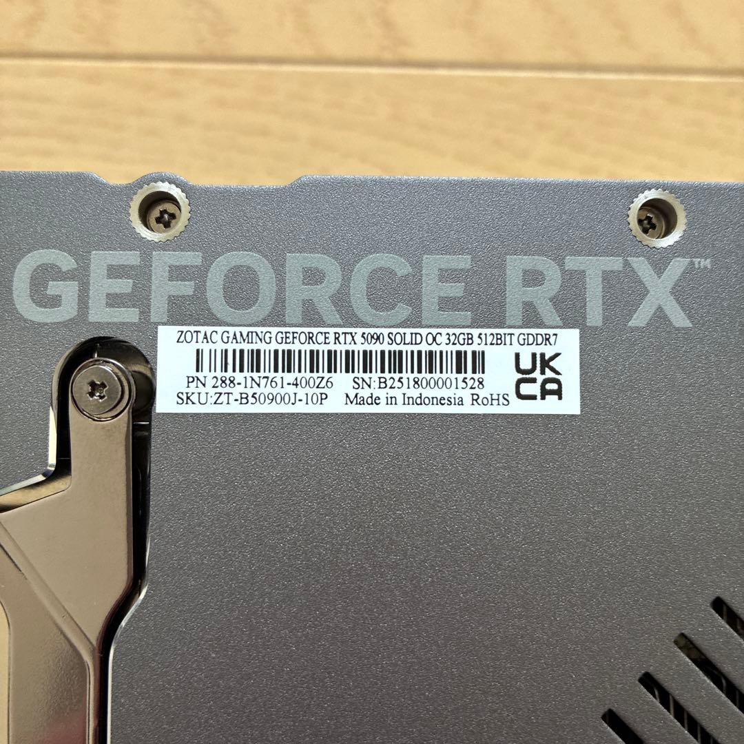 グラフィックボード　グラボ 5090 ヒートシンク　ファン　など