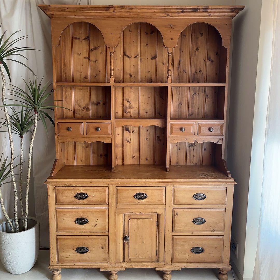 イギリス　アンティーク　シェルフ　サイドボード　キャビネット　英国　カップボード