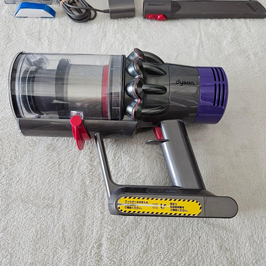 Dyson ダイソン　V10 SV12　コードレスクリーナー　動作OK　簡易清掃