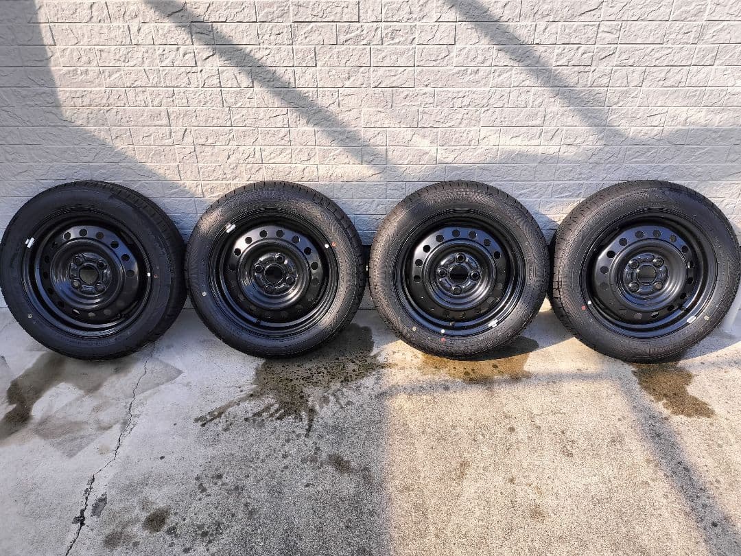 【ほぼ新品・送料込み】ピクシスエポック 純正タイヤ・ホイール 4本セット