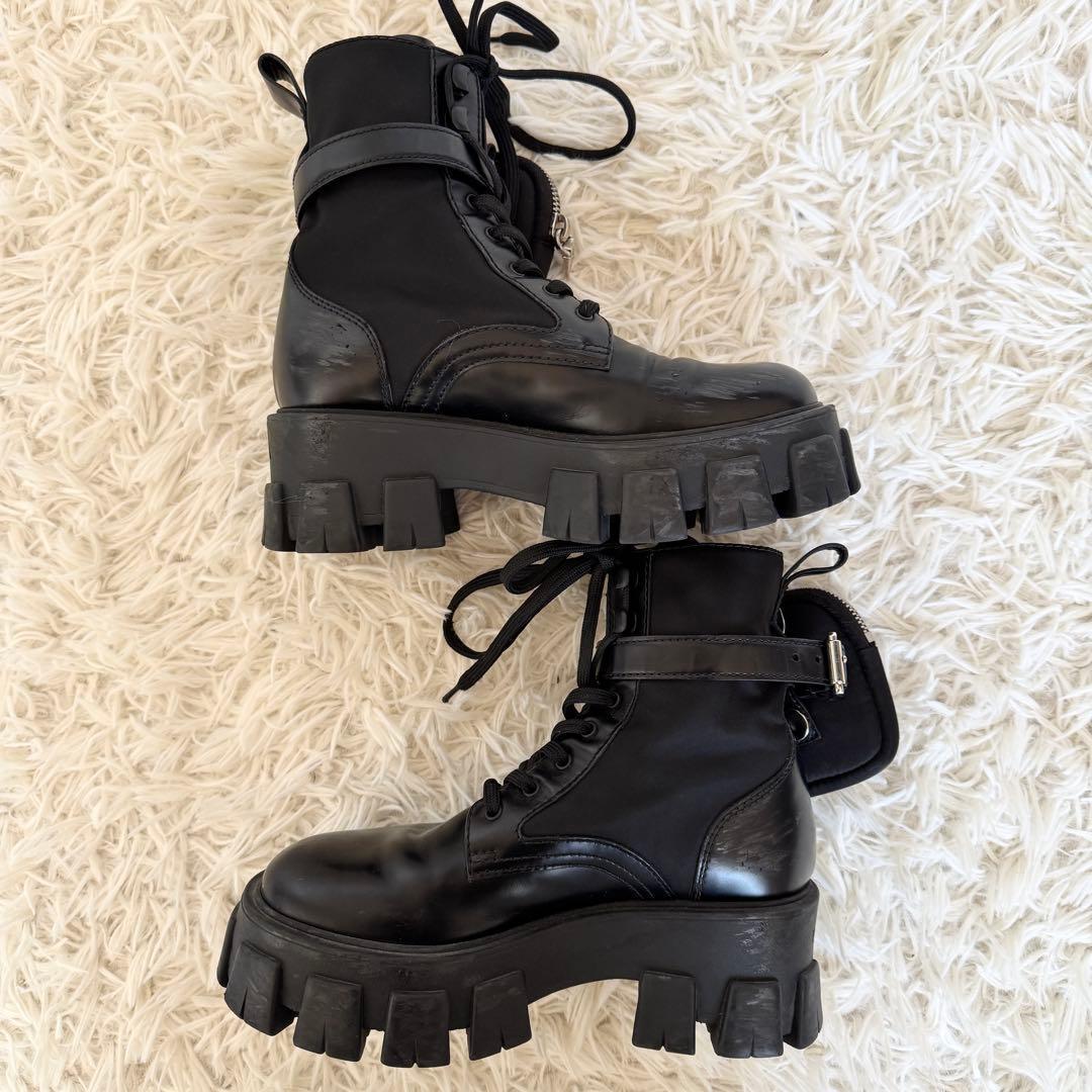 美品　プラダ　モノリス　ブーツ　三角ロゴ　ナイロンポーチ　22.5cm　ブラック